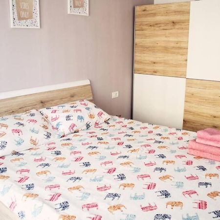 Dream Apartment+Parcare Gratuita Oradea Exteriör bild